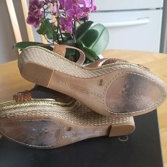 Vince Camuto wedge sandals - Picture 4 of 4